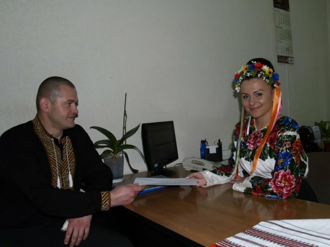 В Чернівецькій податкові святкували "День вишиванки" (фото)