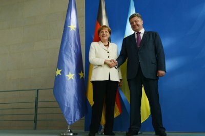 Меркель пообіцяла Порошенку "широке коло співпраці"
