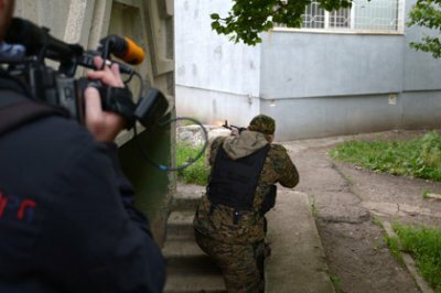 На сході України підстрелили російського журналіста